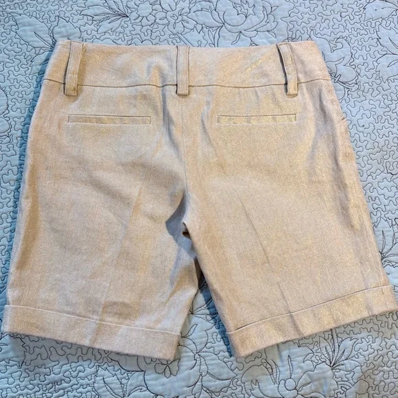 Alice + Olivia Metallic Gold Linen-Blend Cuffed Chino Shorts Sz 6🧡 - Picture 4 of 11